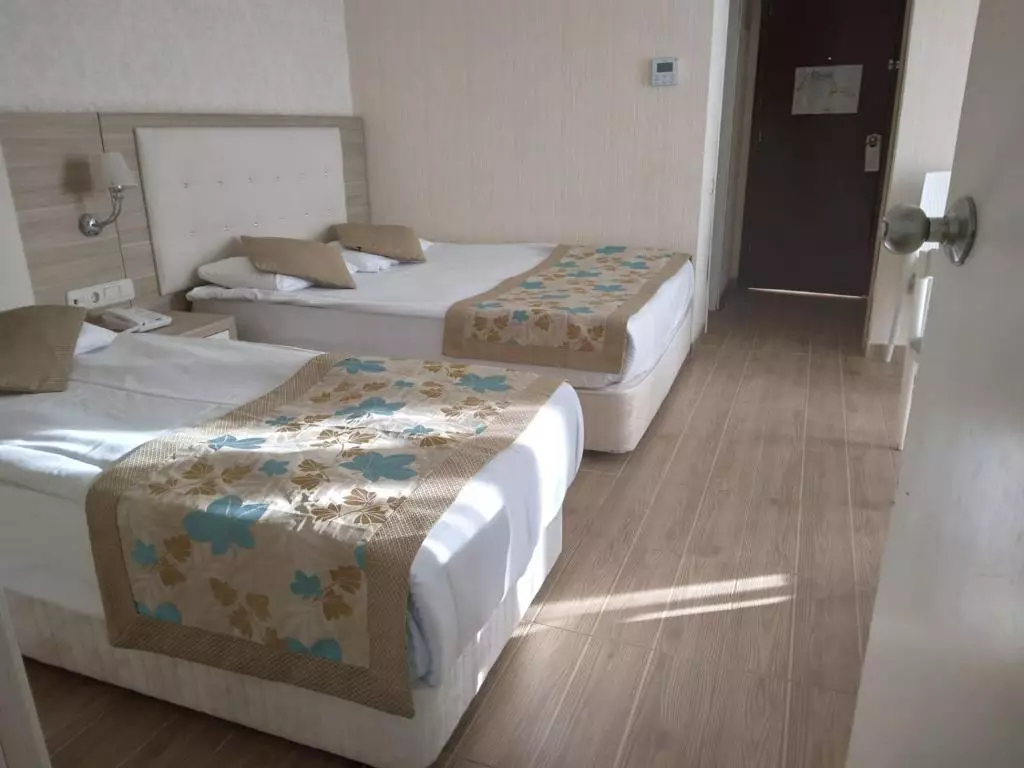 HOTEL CENDER